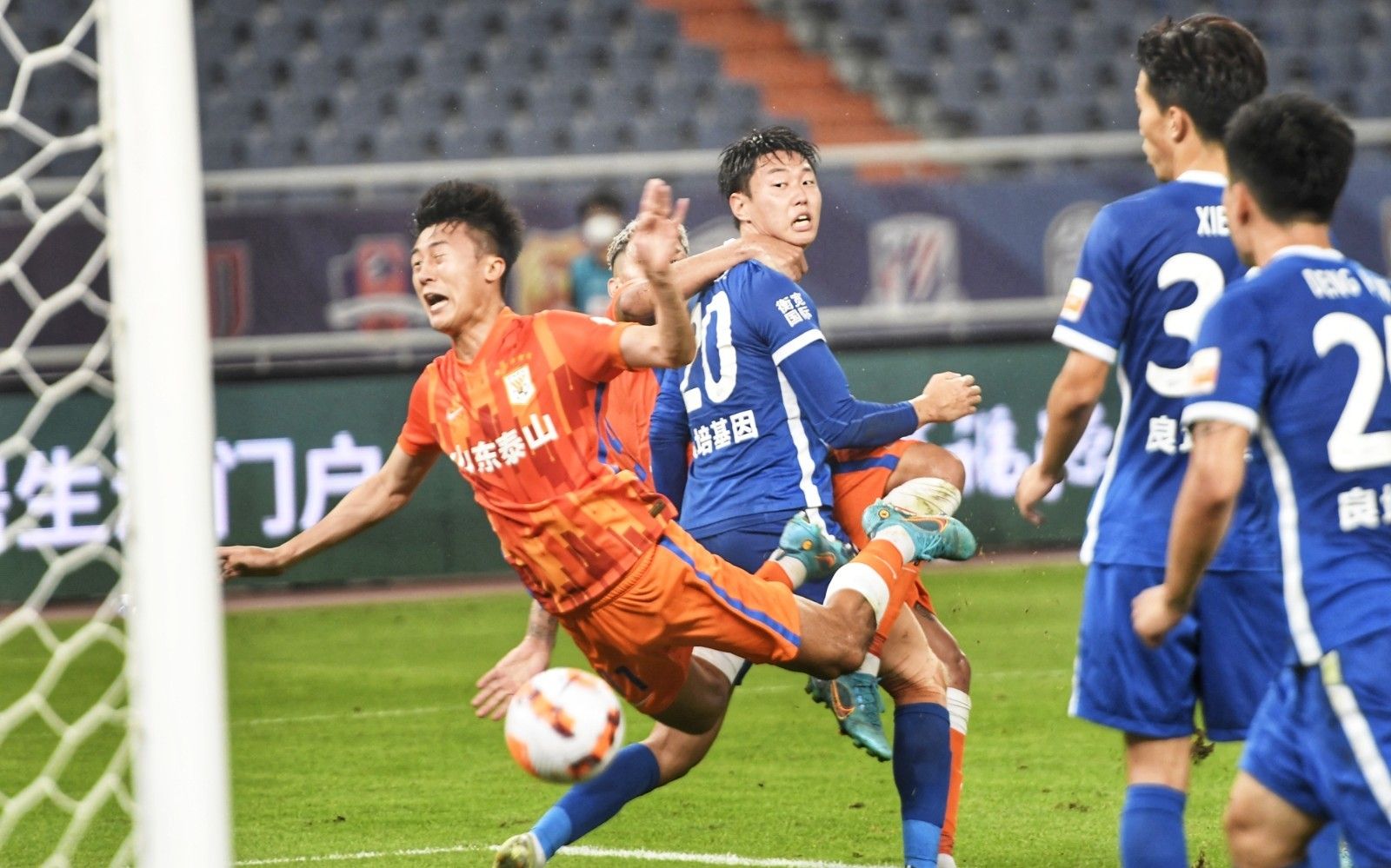 黄蜂新人连续高光表现