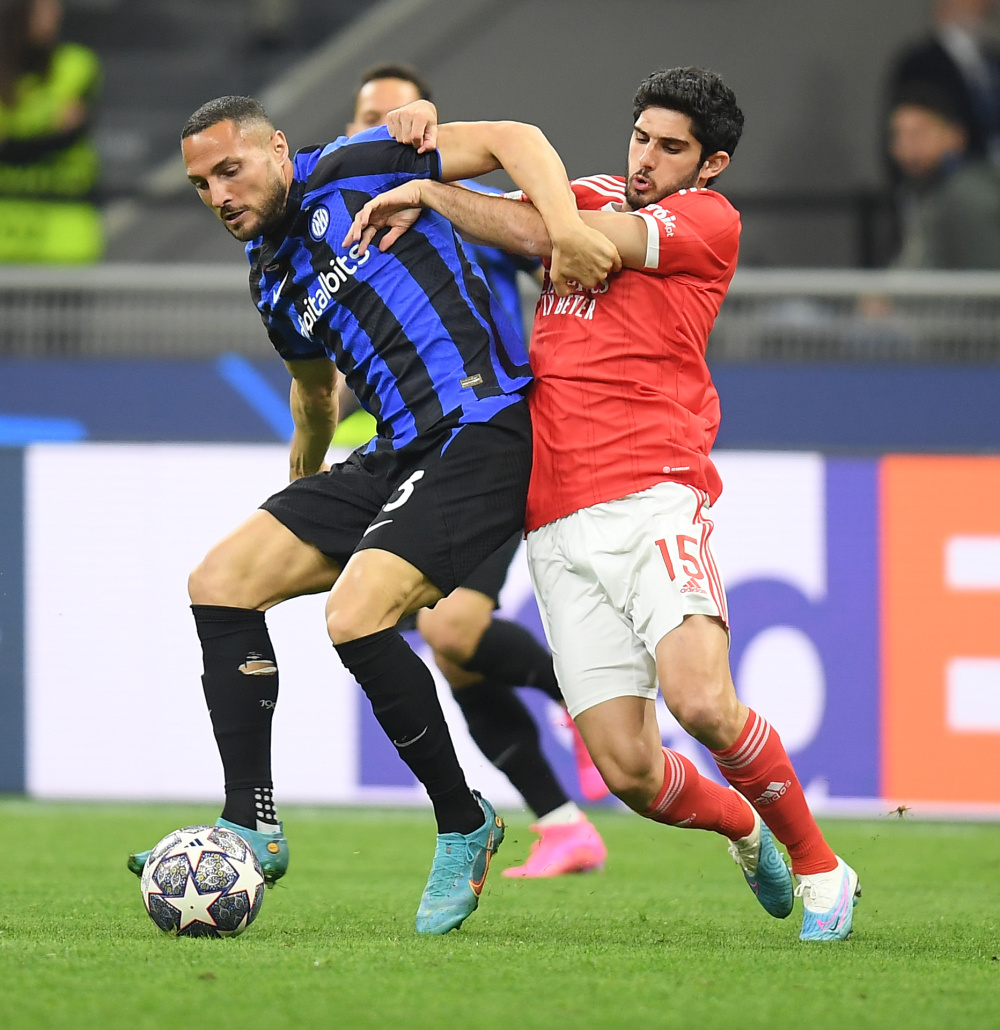 TA：利物浦目前看起来非常混乱，他们的卫冕梦想已支离破碎