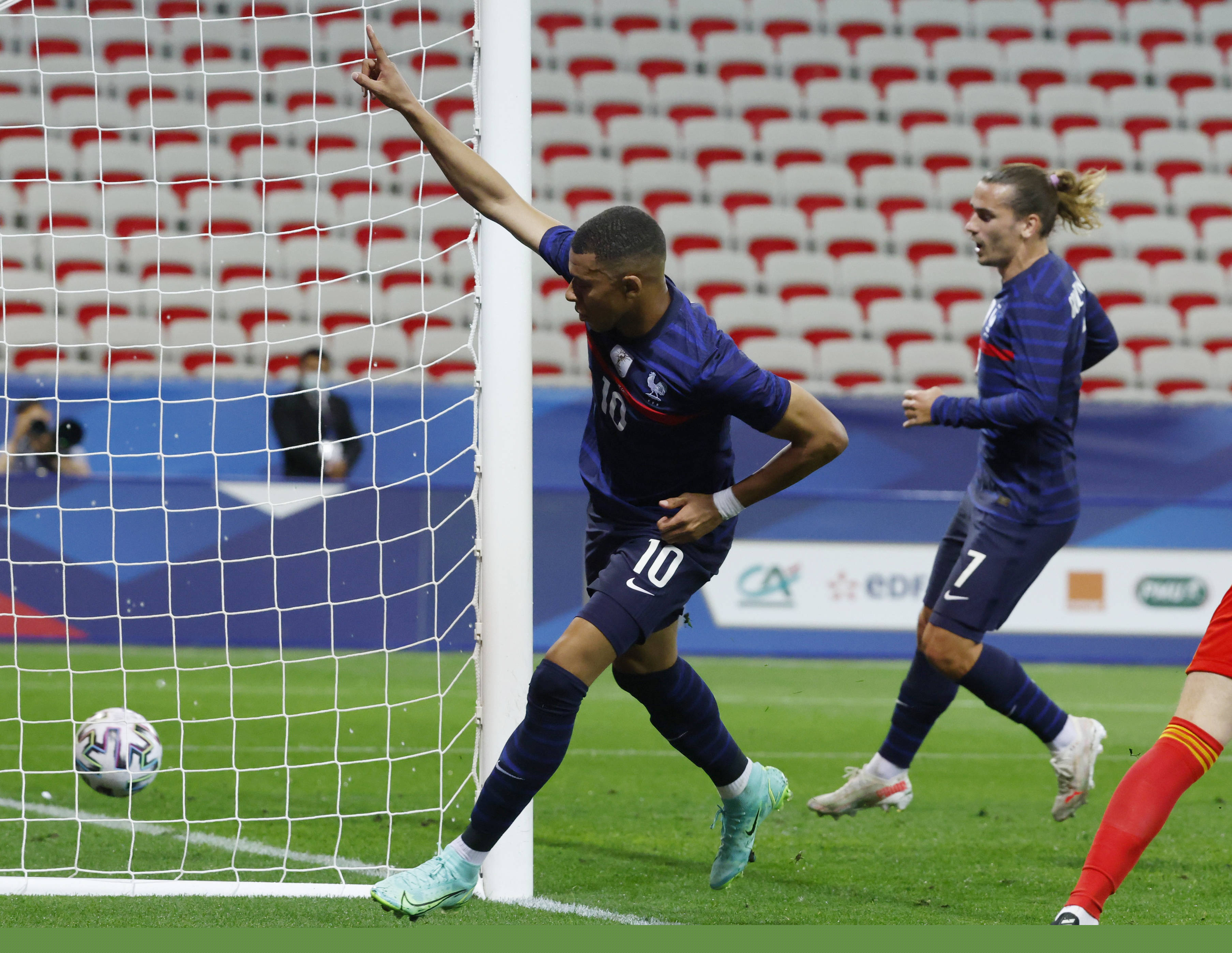 文托拉：齐沃的沟通方式非常有效，球员更愿意为他赴汤蹈火