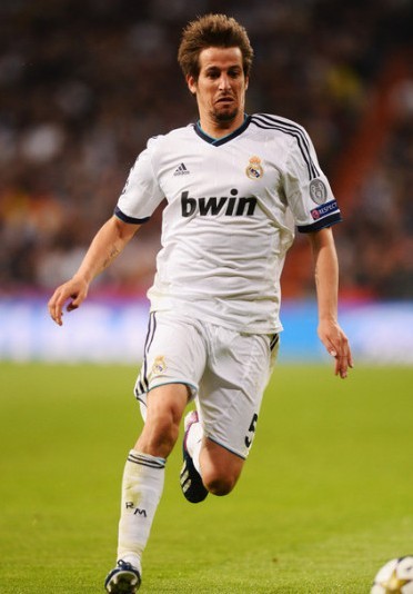 阿森纳发布战小蜜蜂赛前海报：因卡皮耶单人出镜