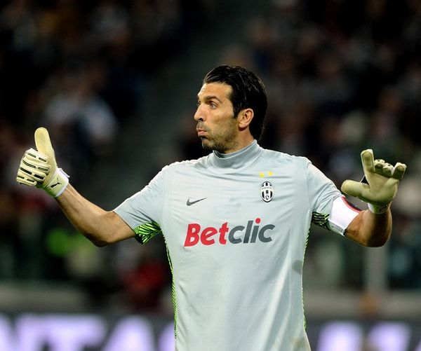 梅西：现代足球的永恒传奇