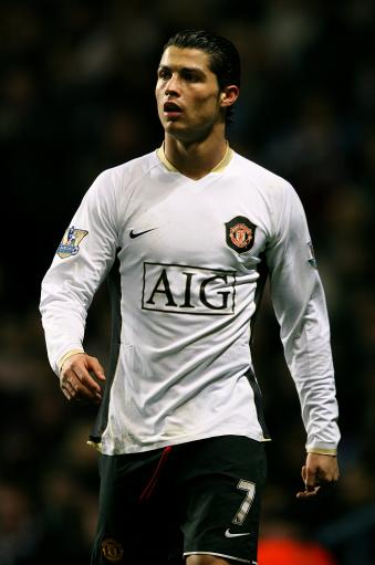 C罗社媒宣布对AI公司Perplexity进行投资，后者估值200亿美元